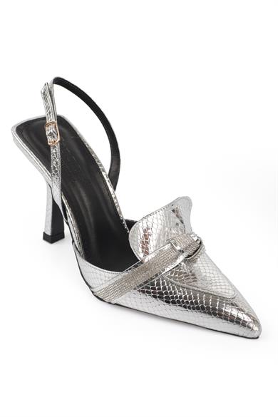 Capone Gümüş Sivri Burunlu Taşlı Düğüm Bant Detaylı Arkası Açık Metalik Kadın Ayakkabı