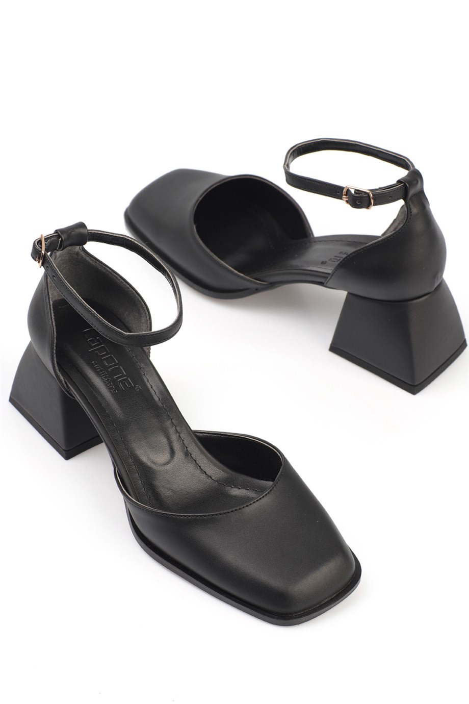 Capone Siyah Küt Burunlu Blok Topuklu Bilekten Bantlı Mary Jane Kadın  Ayakkabı | Caponestore