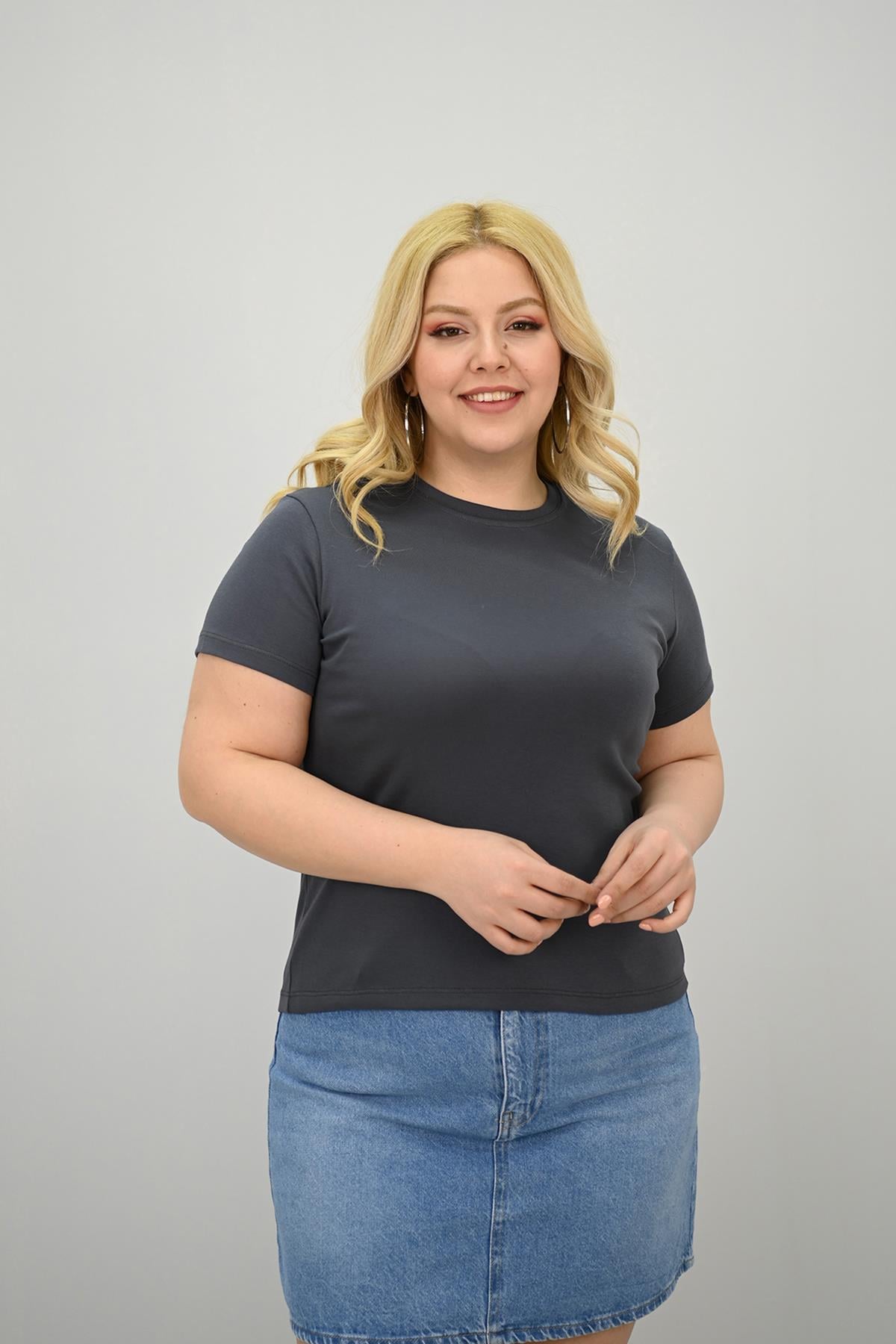 Kadın Büyük Beden Kısa Kollu Bisiklet Yaka Basic T-shirt 1965-25