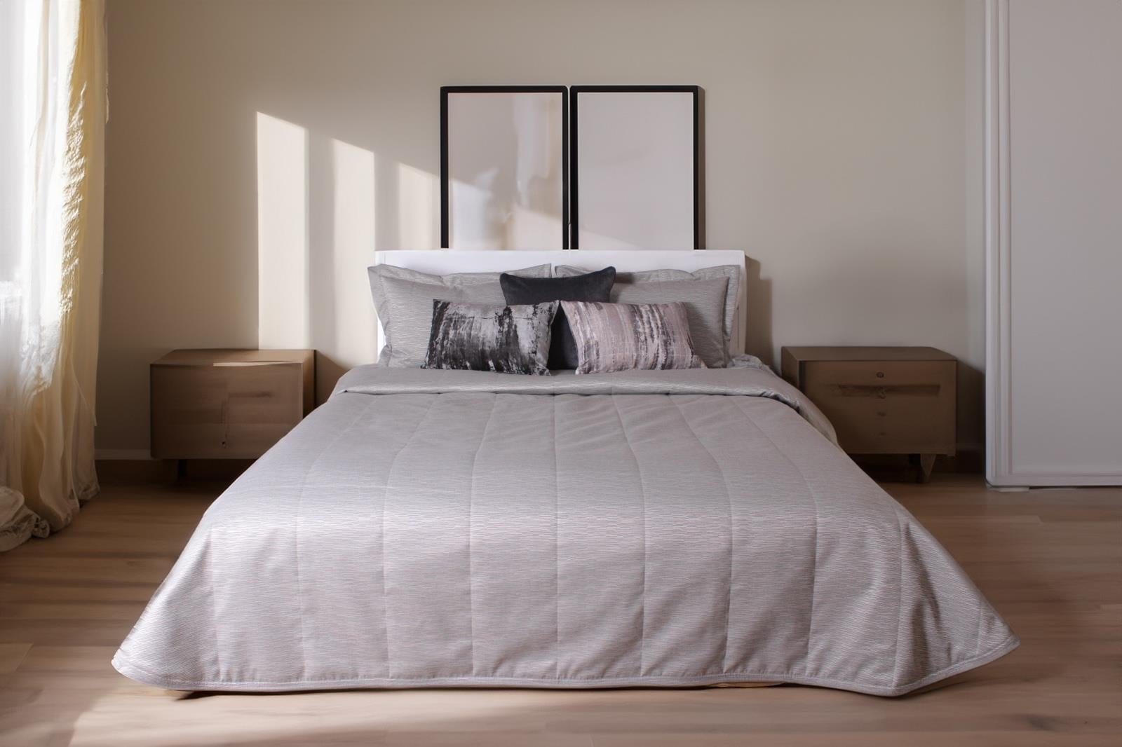 Gri Çizgi Desenli Kapitoneli Çift Kişilik 260x260 cm Yatak Örtüsü