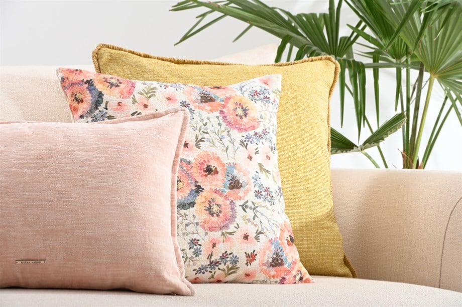 Romantic Flower Somon Çiçek Baskılı 45x45 cm Kare Kırlent Kılıfı