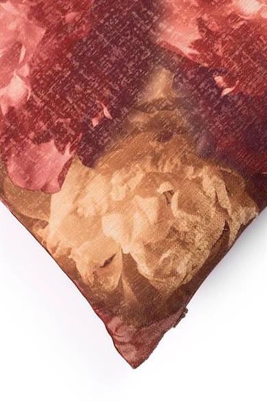 Romantic Flower Suluboya Çiçek Efektli Kırmızı Bordo Tonlarında 40x40 Kare Kırlent Kılıfı