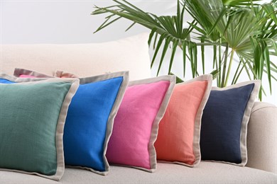 Multi Flower Bej Biyeli Fuşya Keten 35x55 cm Dikdörtgen Kırlent Kılıfı