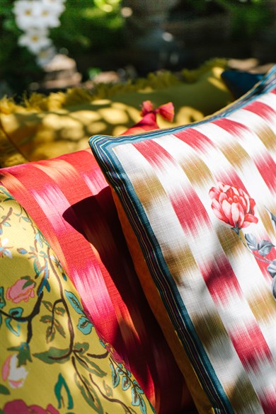 Multi Flower Degrade Geçişli Gül Desenli 50x50 cm Kare Kırlent Kılıfı