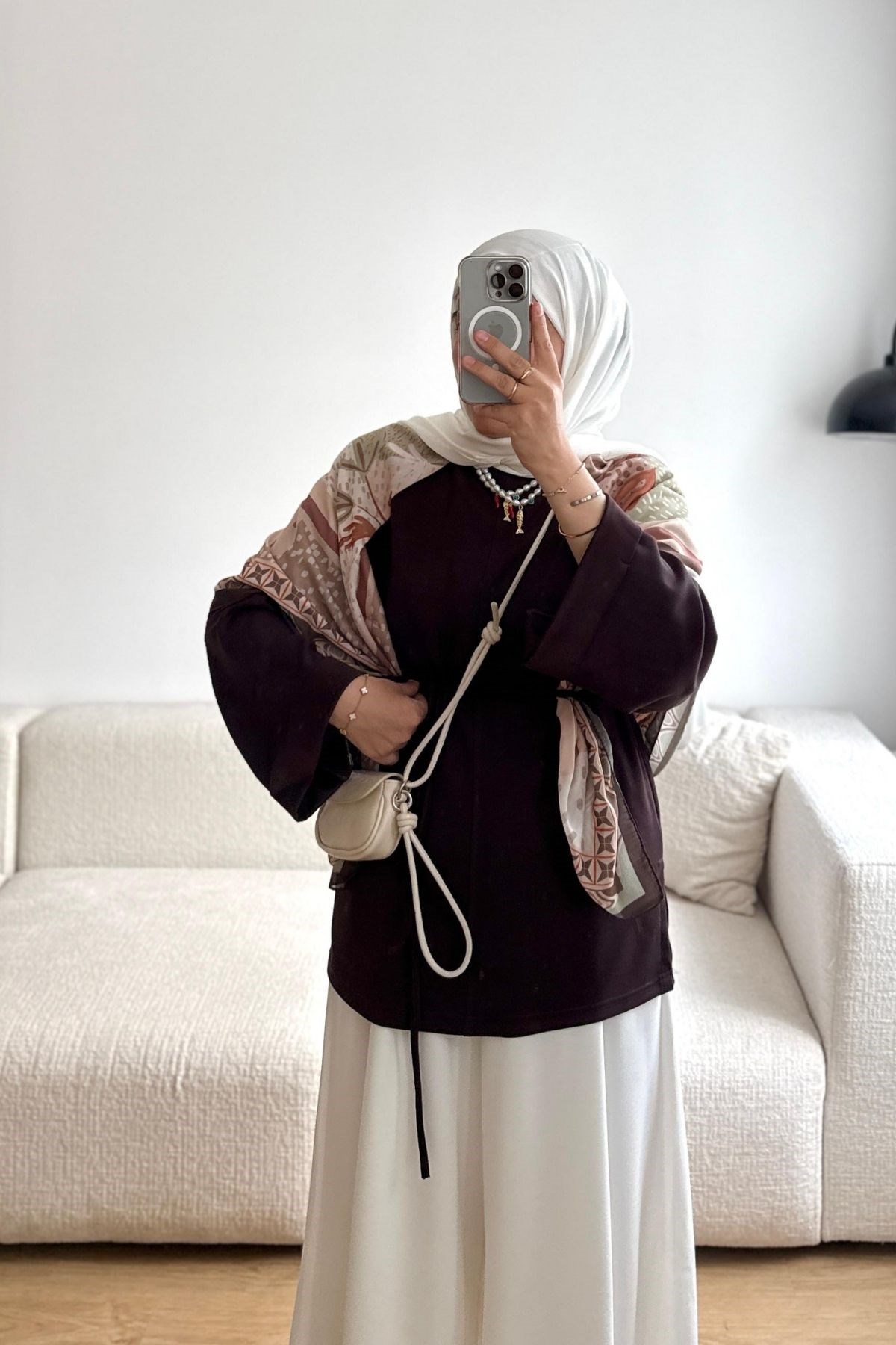 1719 KAHVE ÖNÜ DİKİŞLİ TSHİRT