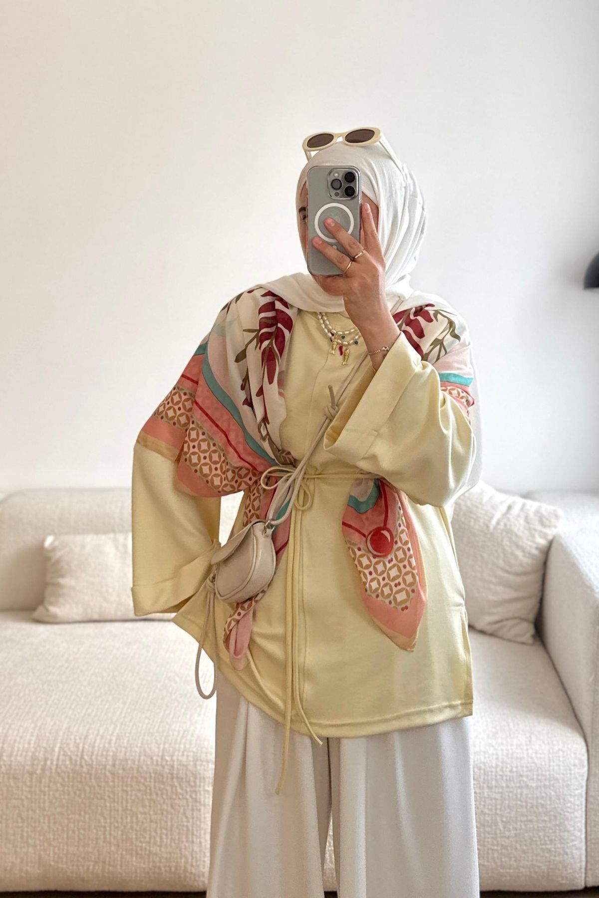 1719 SARI ÖNÜ DİKİŞLİ TSHİRT