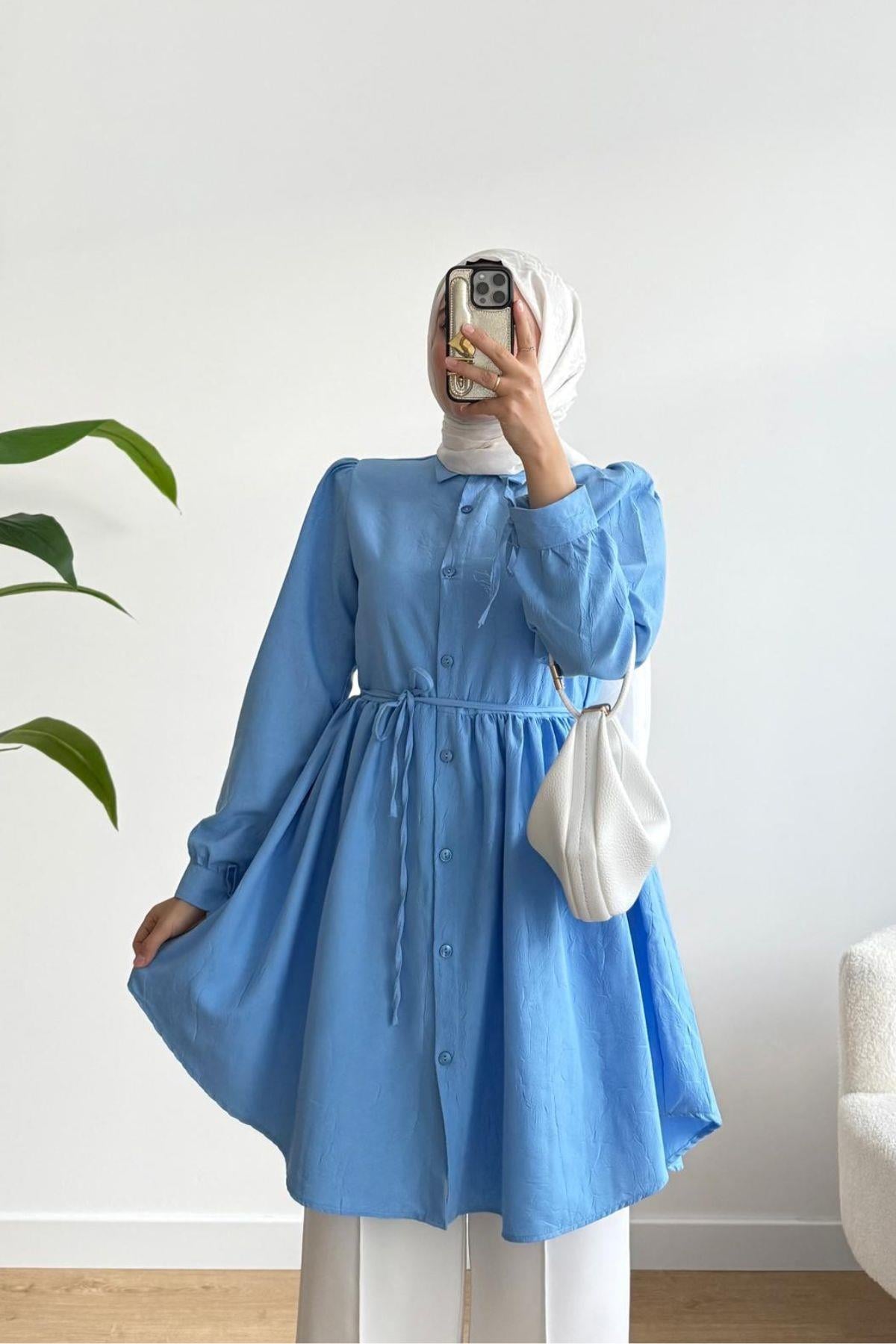 BEBE MAVİ KUŞAKLI GÖMLEK