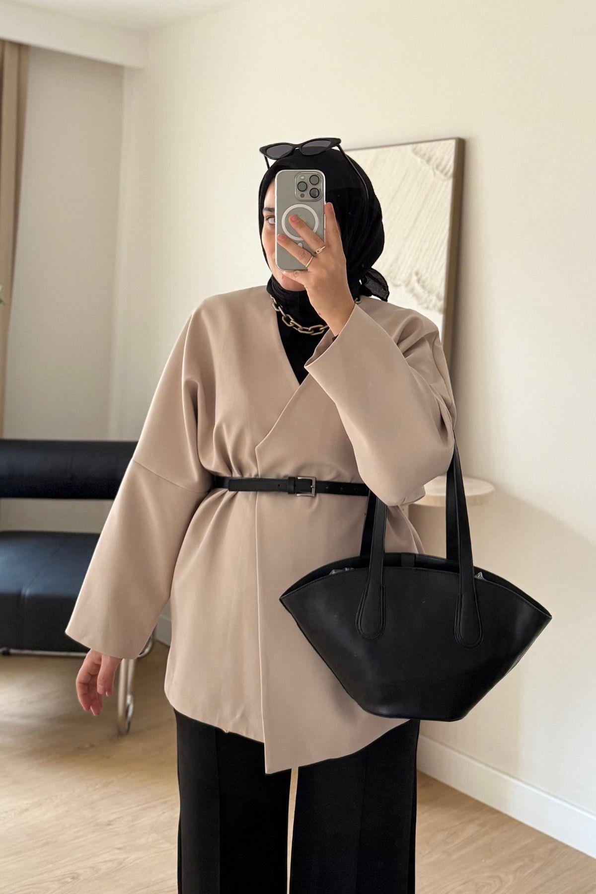 BEJ DÜŞÜK OMUZ KEMERLİ CEKET 