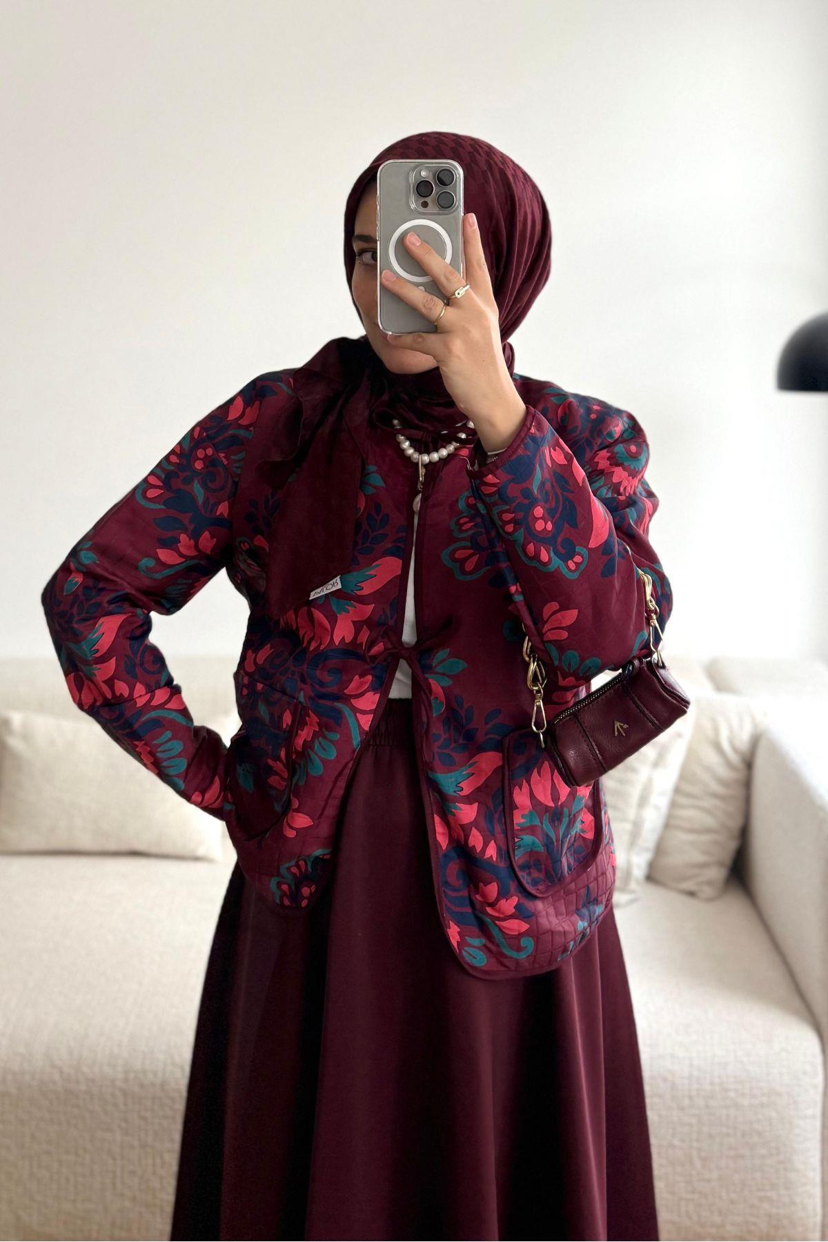 BORDO DESENLİ ÖNDEN İKİ BAĞLAMALI KAPİTONE CEKET