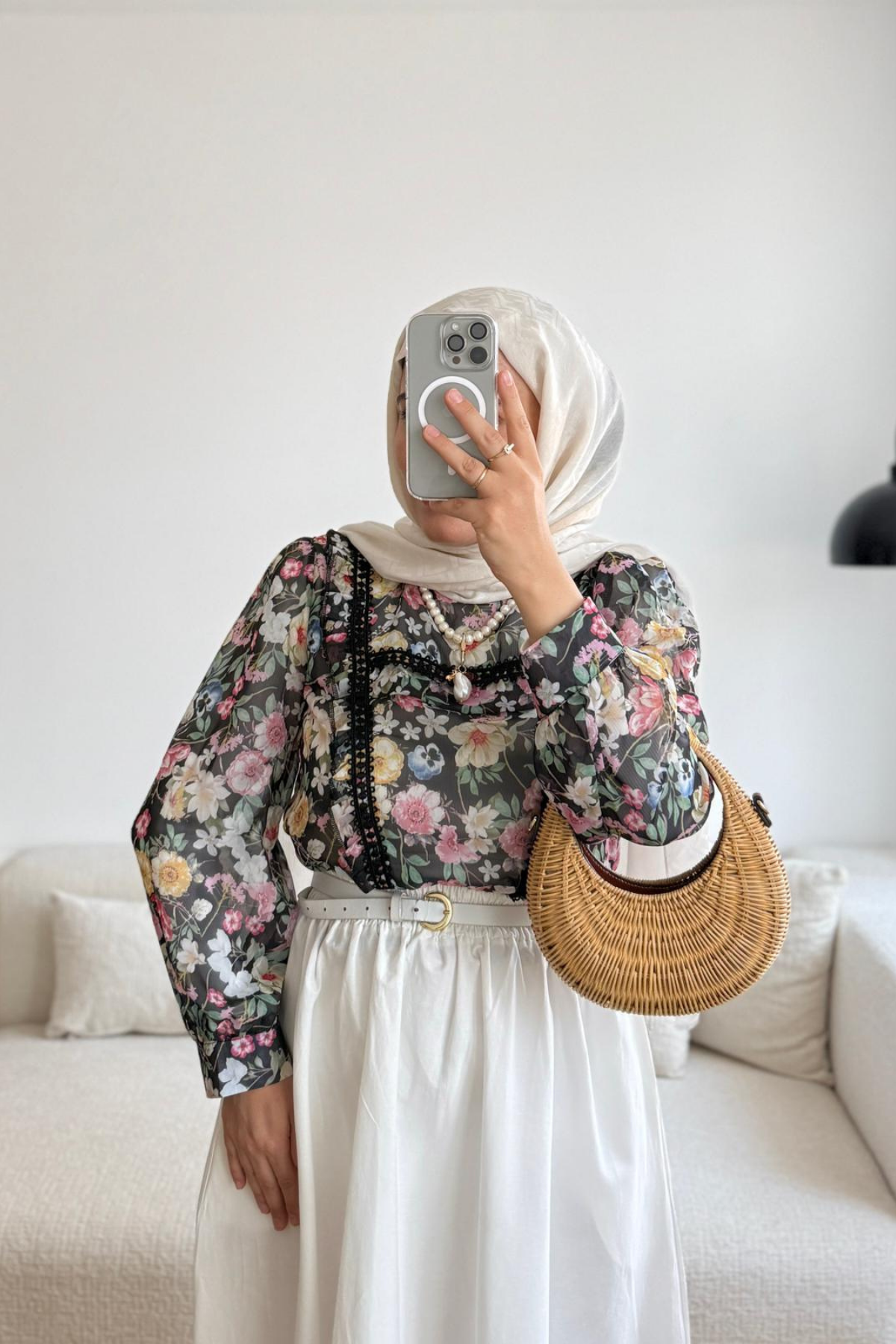 ÇİÇEKLİ TRANSPARAN KISA DANTELLİ GÖMLEK