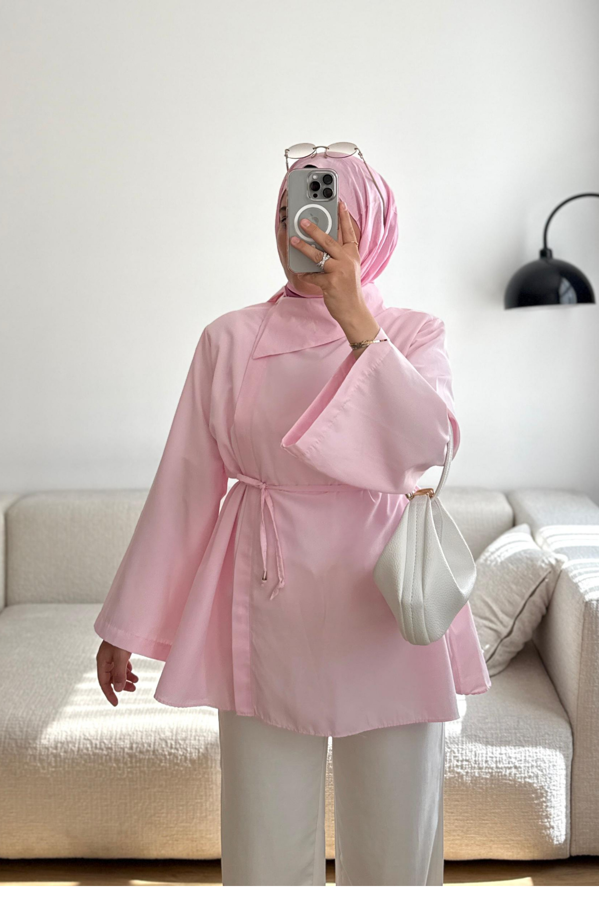 PEMBE LARİN YANDAN GOLD DÜĞMELİ GÖMLEK