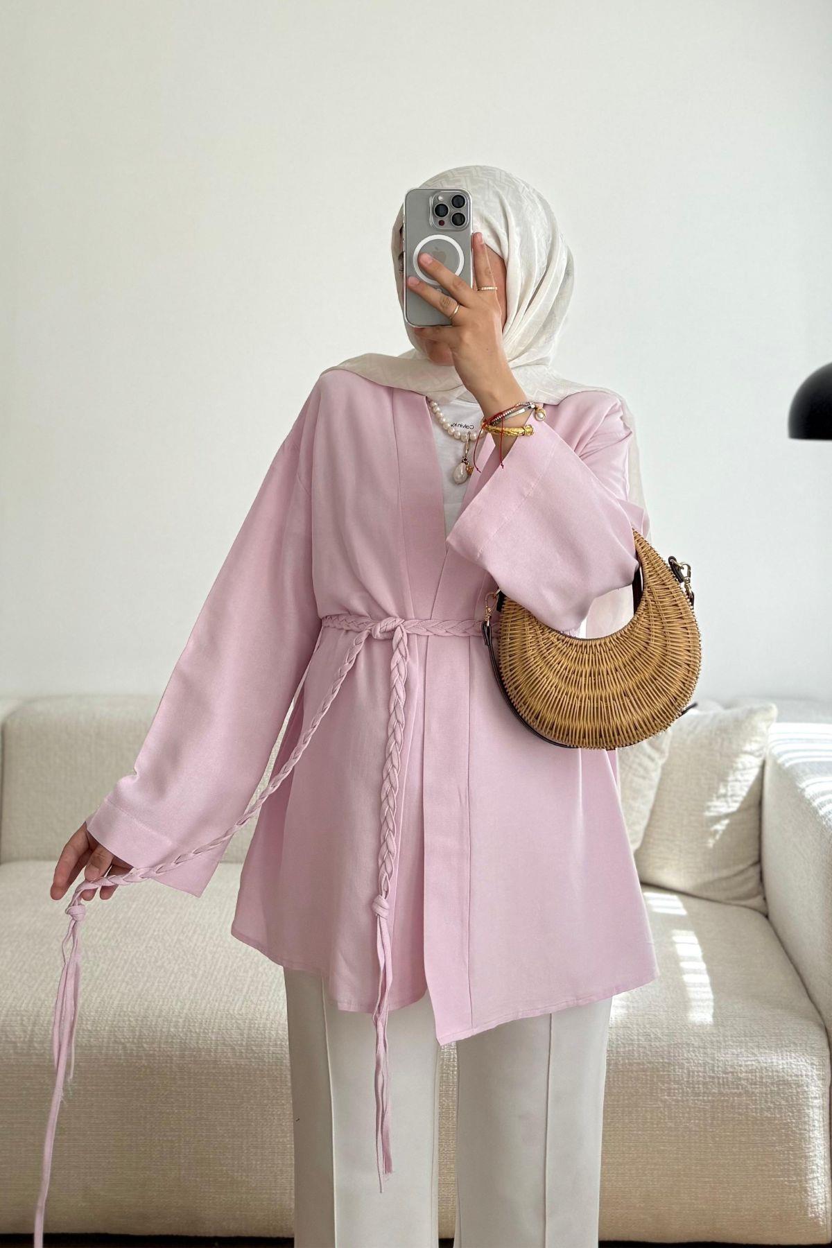 PEMBE ÖRGÜ KEMERLİ KİMONO