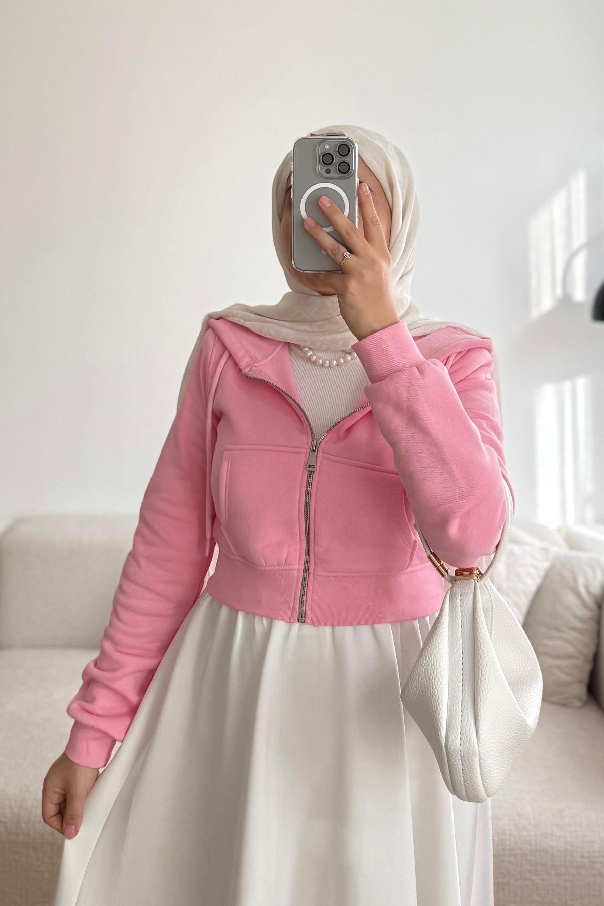 PEMBE ŞARDONLU KAPÜŞONLU CROP HIRKA