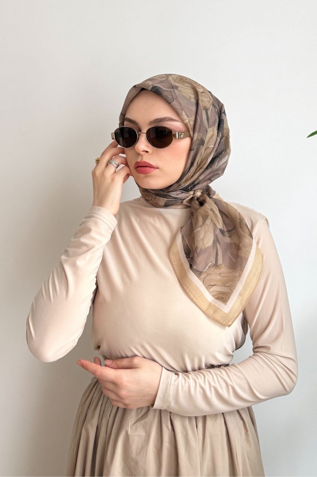 SARI GÜLLÜ KAĞIT TWİLL EŞARP