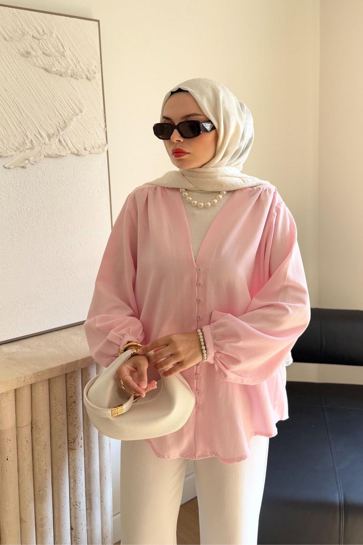 SOFT PEMBE BRİT DÜGMELİ GÖMLEK