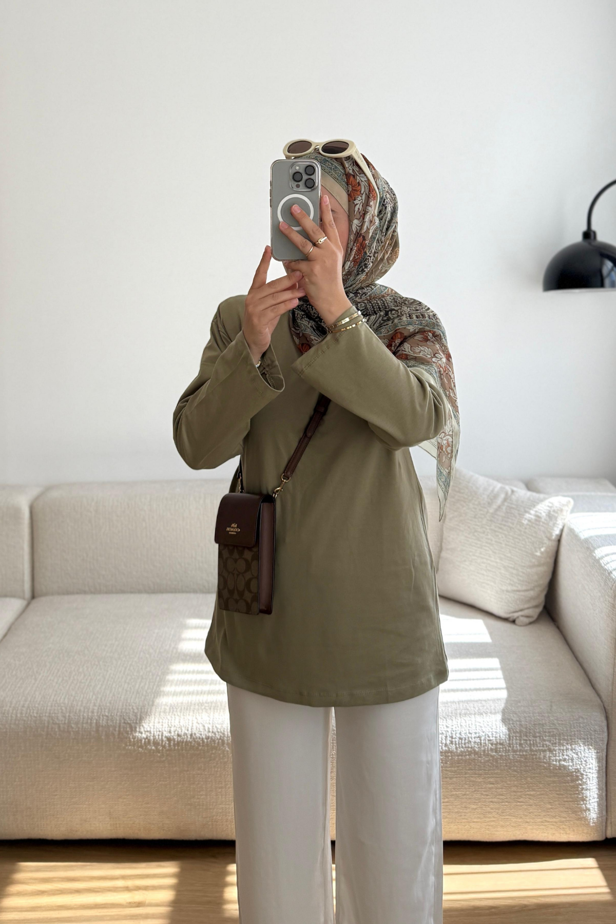 UZUN HAKİ PAMUKLU UZUN KOLLU TSHİRT
