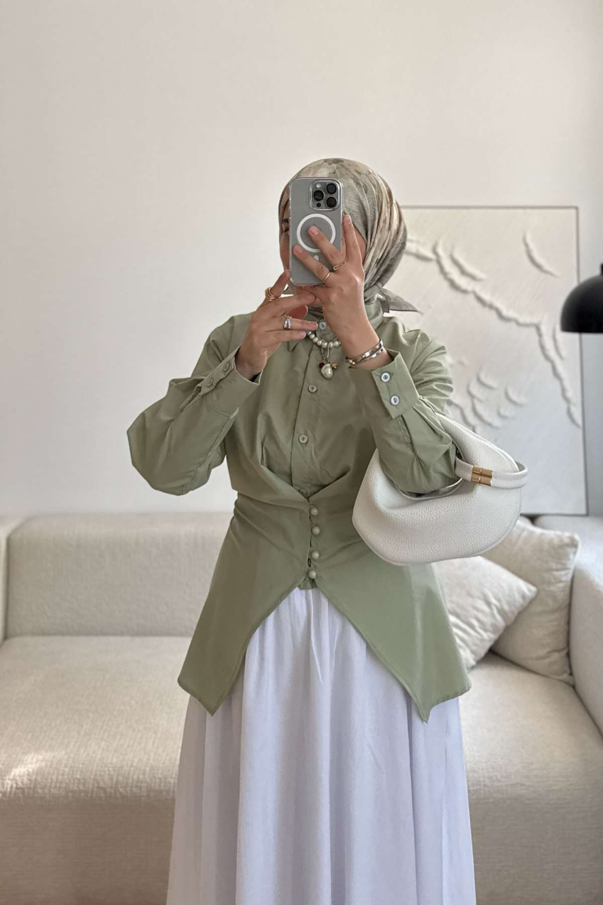 YEŞİL BEL DETAYLI TOP DÜĞMELİ GÖMLEK