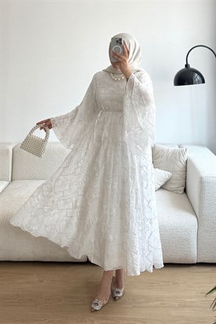 BEYAZ DANTEL İŞLEMELİ ELBİSE