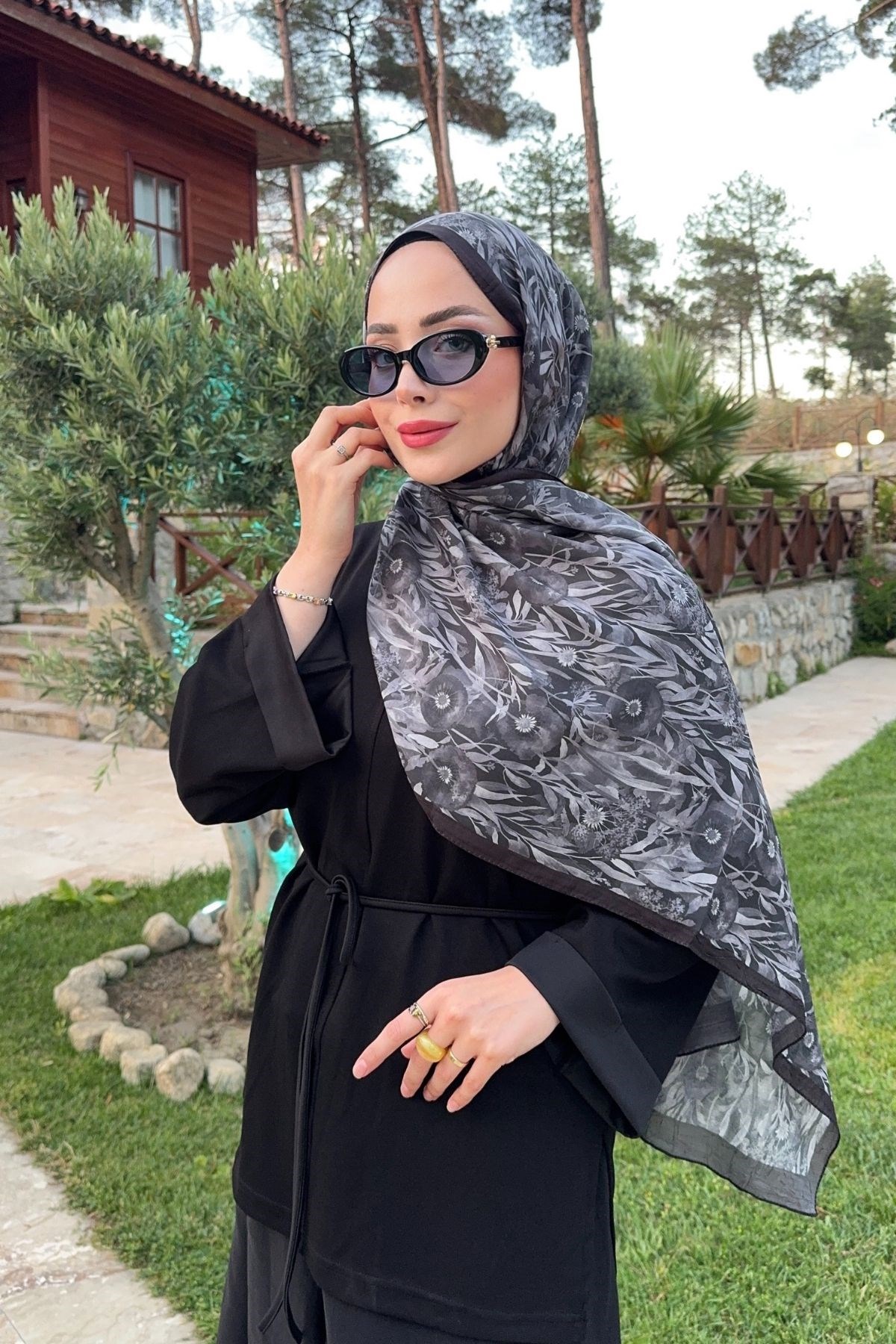 01 SİYAH HİNDİBA ŞAL