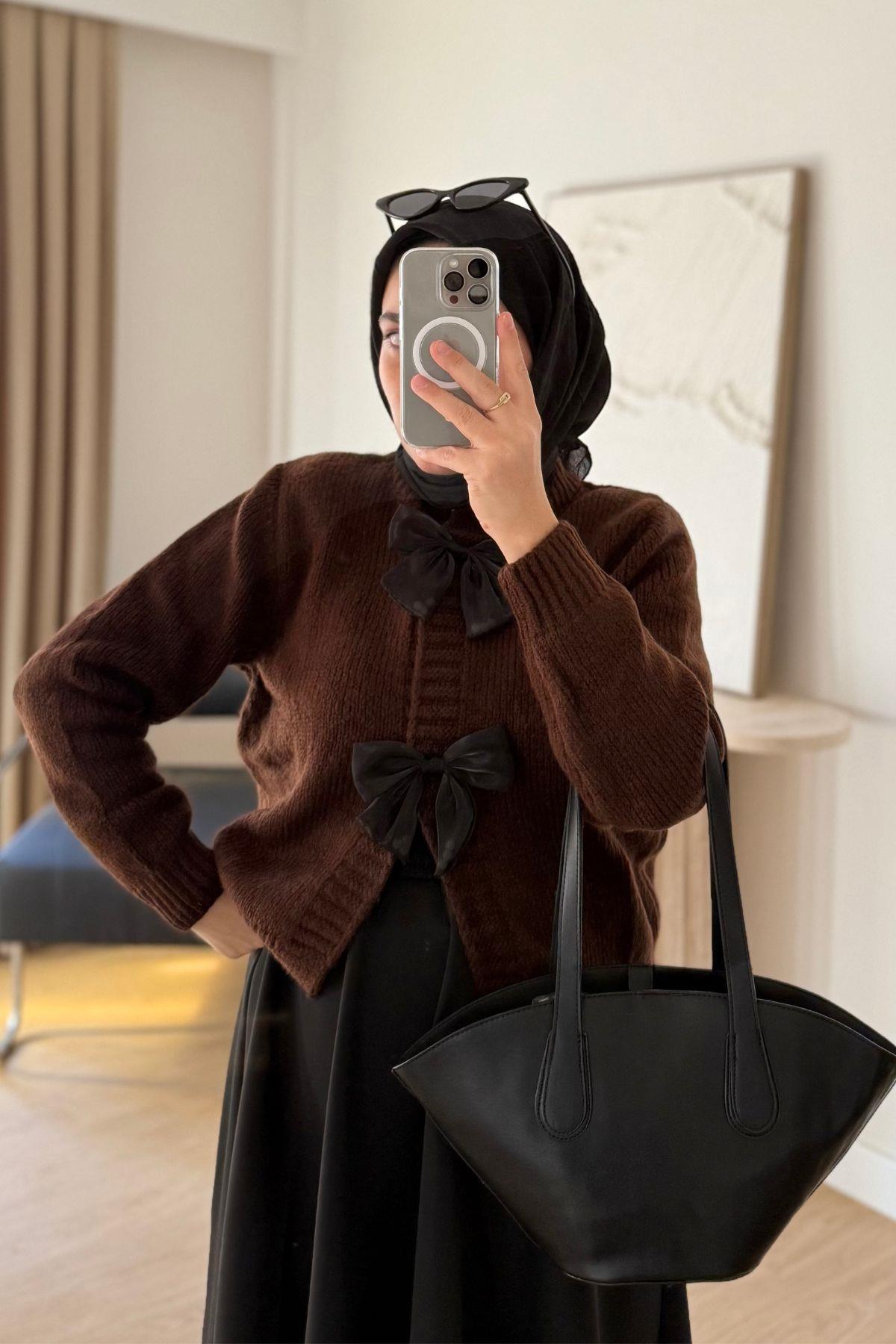 ACI KAHVE FİYONK DETAYLI TRİKO HIRKA