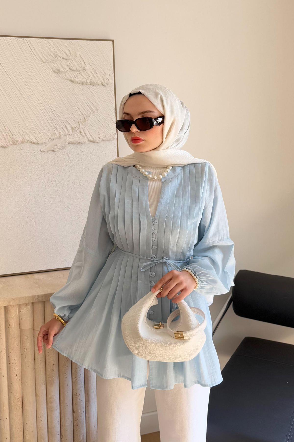 BEBE MAVİ ÖNÜ BİYE DETAYLI GÖMLEK