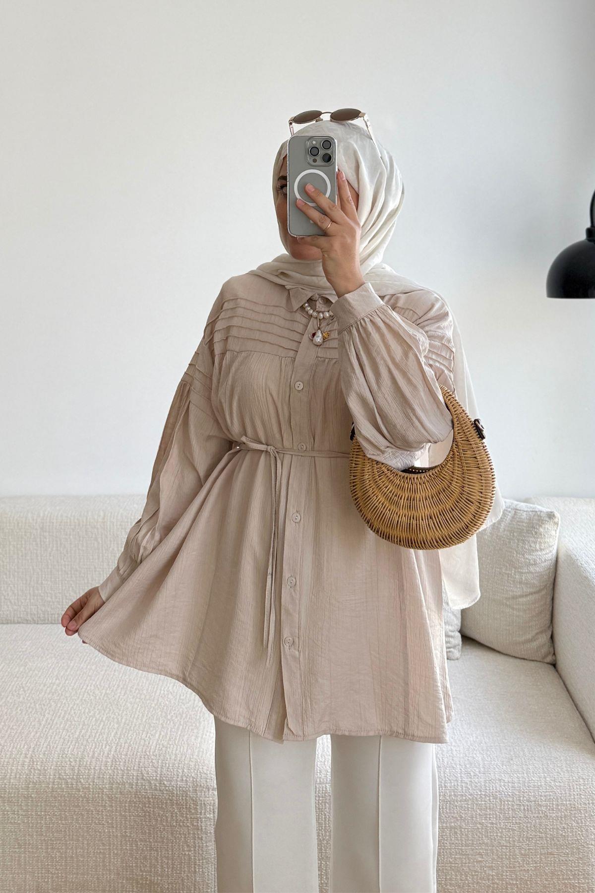 BEJ BALON KOL ÖNÜ ÇİMALI GÖMLEK