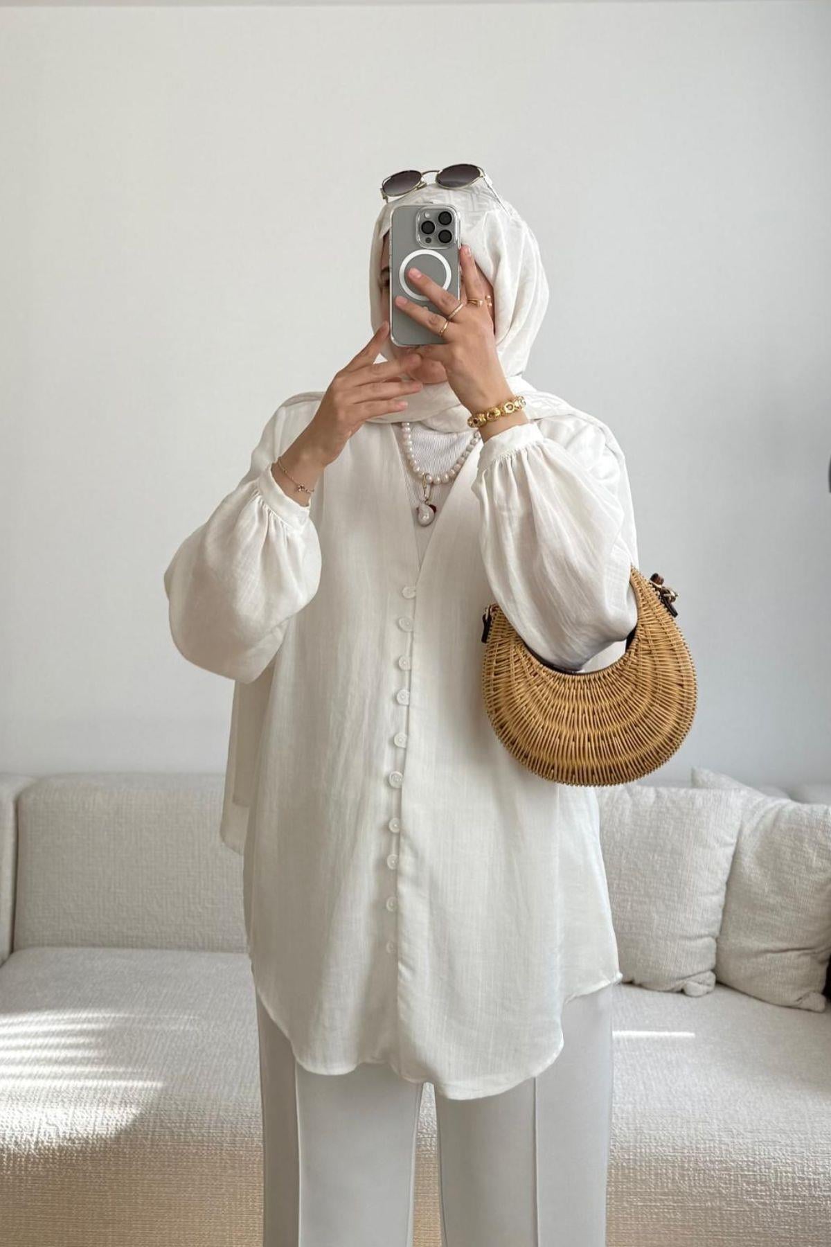 BEYAZ BRİT DÜGMELİ GÖMLEK