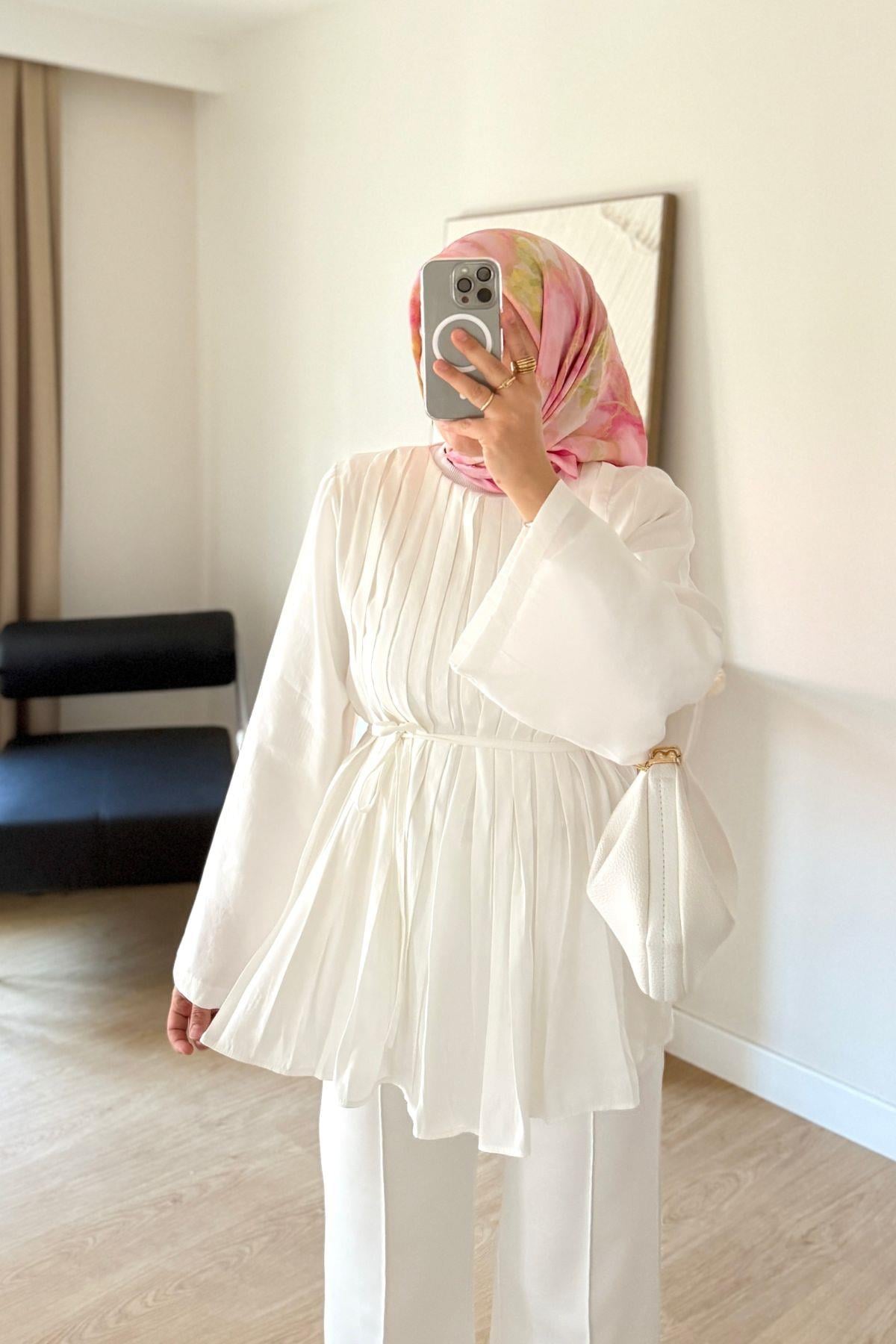 BEYAZ ÖNÜ PİLELİ TUNİK