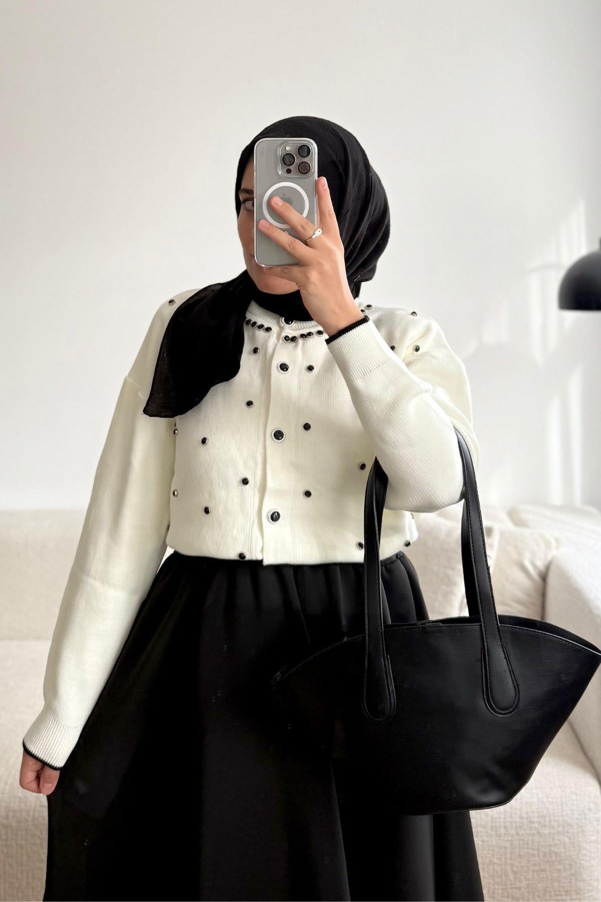BEYAZ TAŞ DETAYLI HIRKA