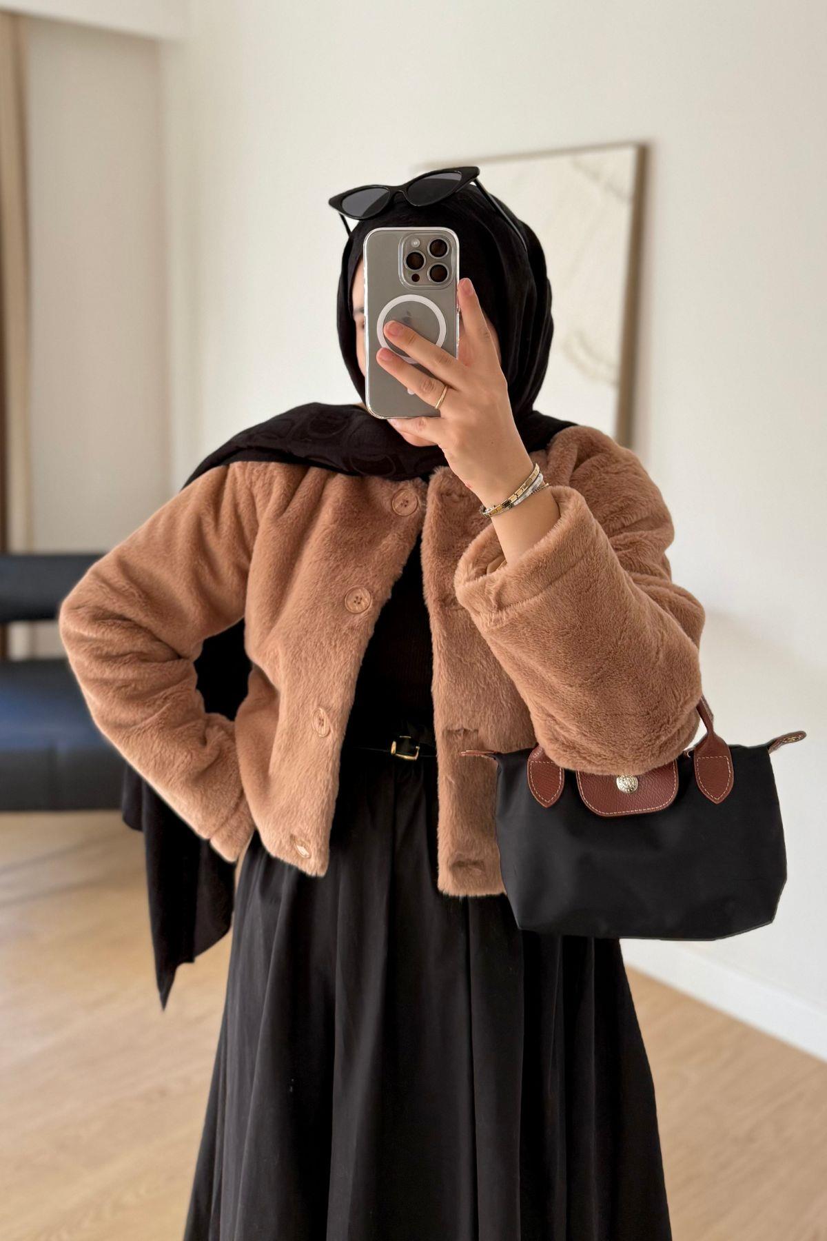 CAMEL KISA PELUŞ KABAN