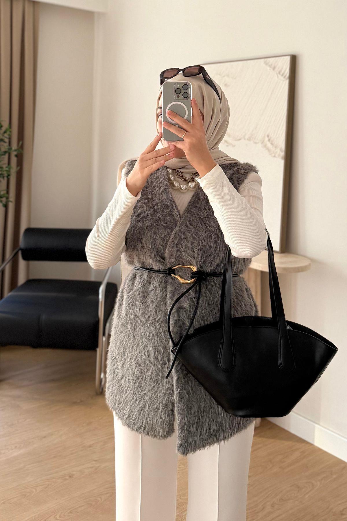 GRİ DERİ BİYE KEMERLİ PELUŞ YELEK