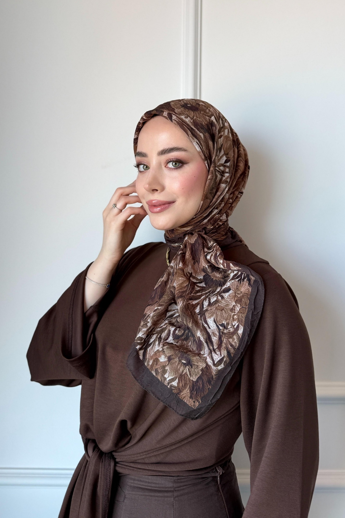 KAHVE OPERA ÇİÇEK EŞARP