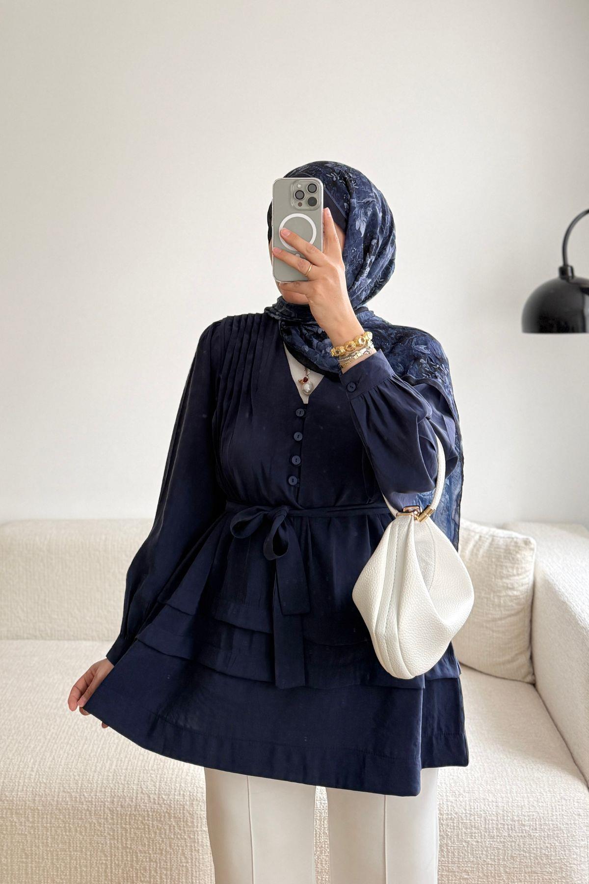 LACİVERT KALIN KUŞAKLI ETEĞİ PİLELİ GÖMLEK