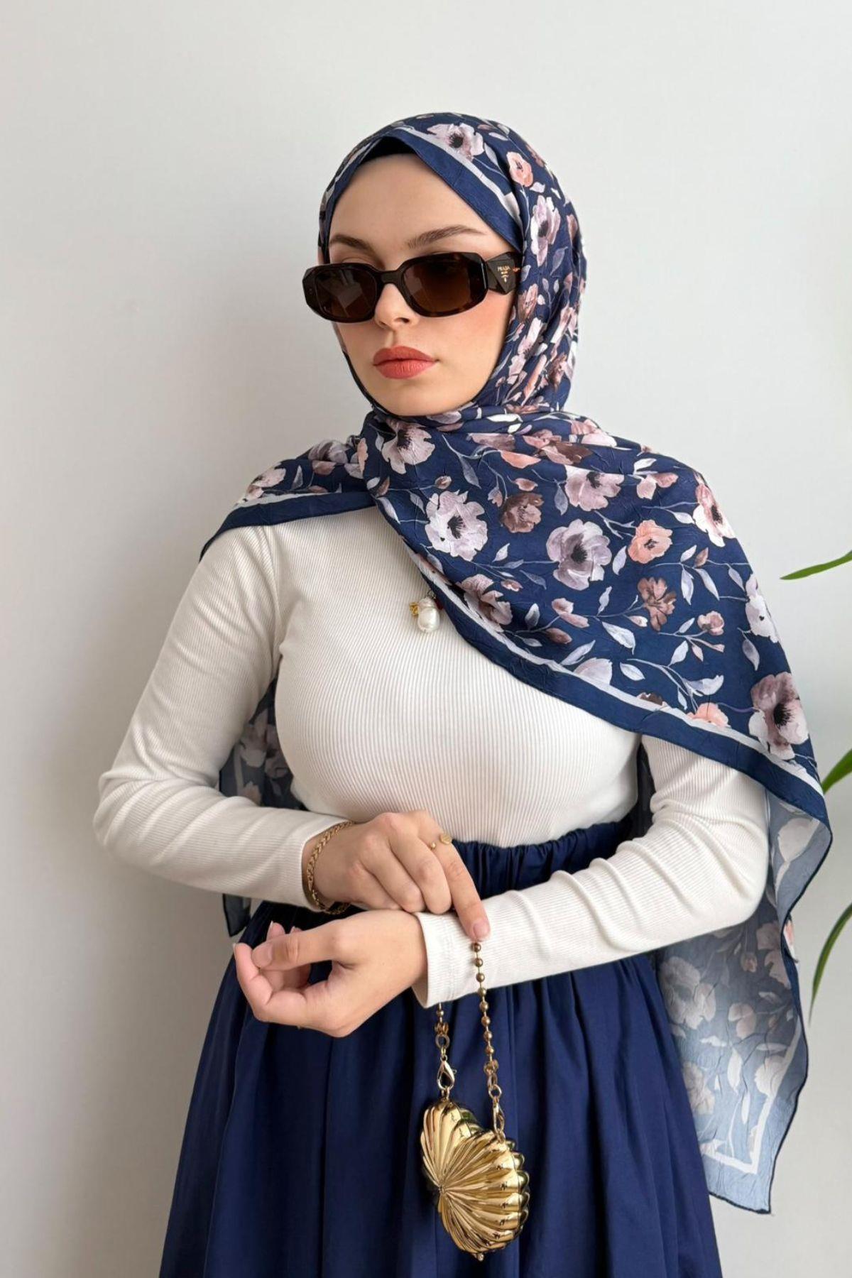 LACİVERT ŞERİTLİ KÜÇÜK ÇİÇEK DESENLİ BAMBU ŞAL