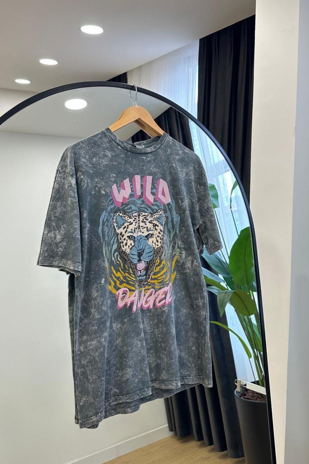 PANTER DESENLİ YIKAMALI FÜME TİŞÖRT
