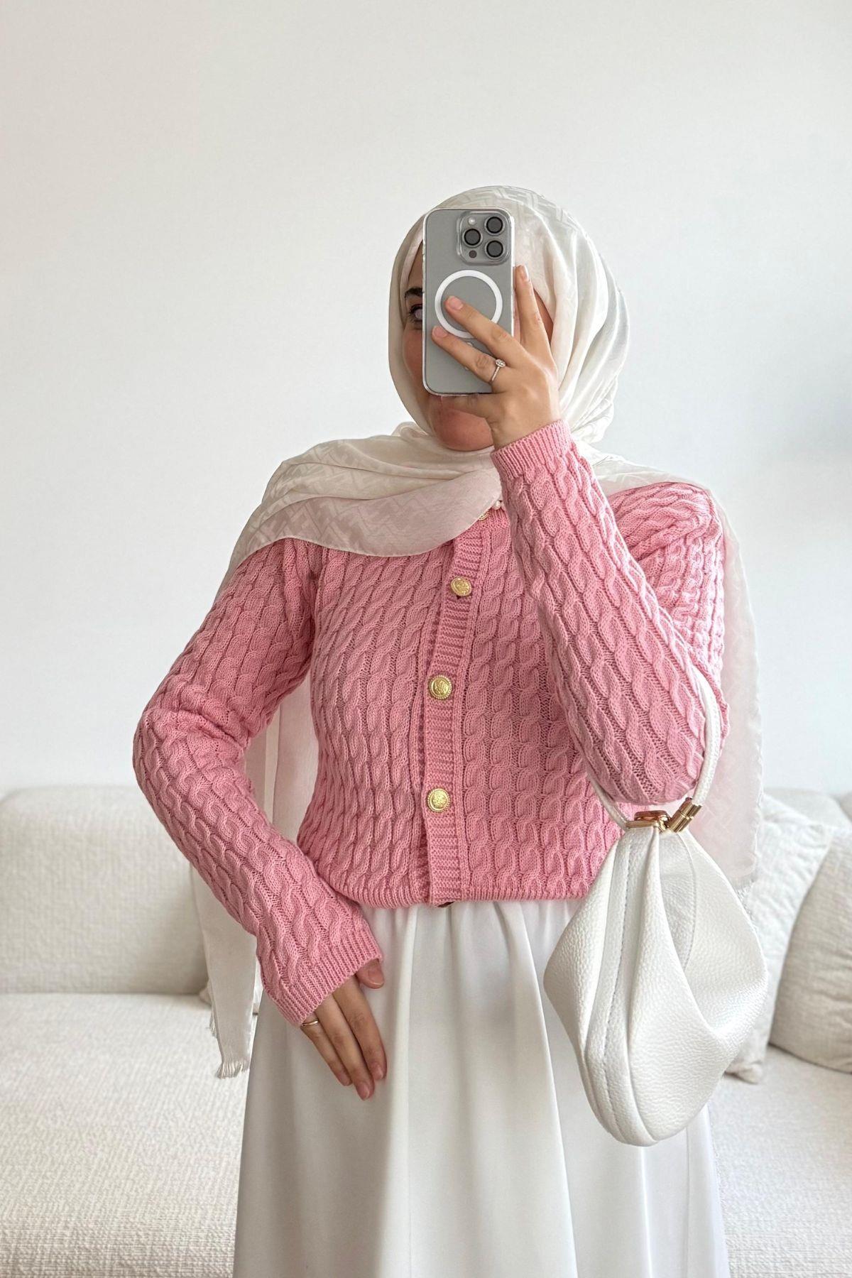 PEMBE ÖRGÜLÜ HIRKA