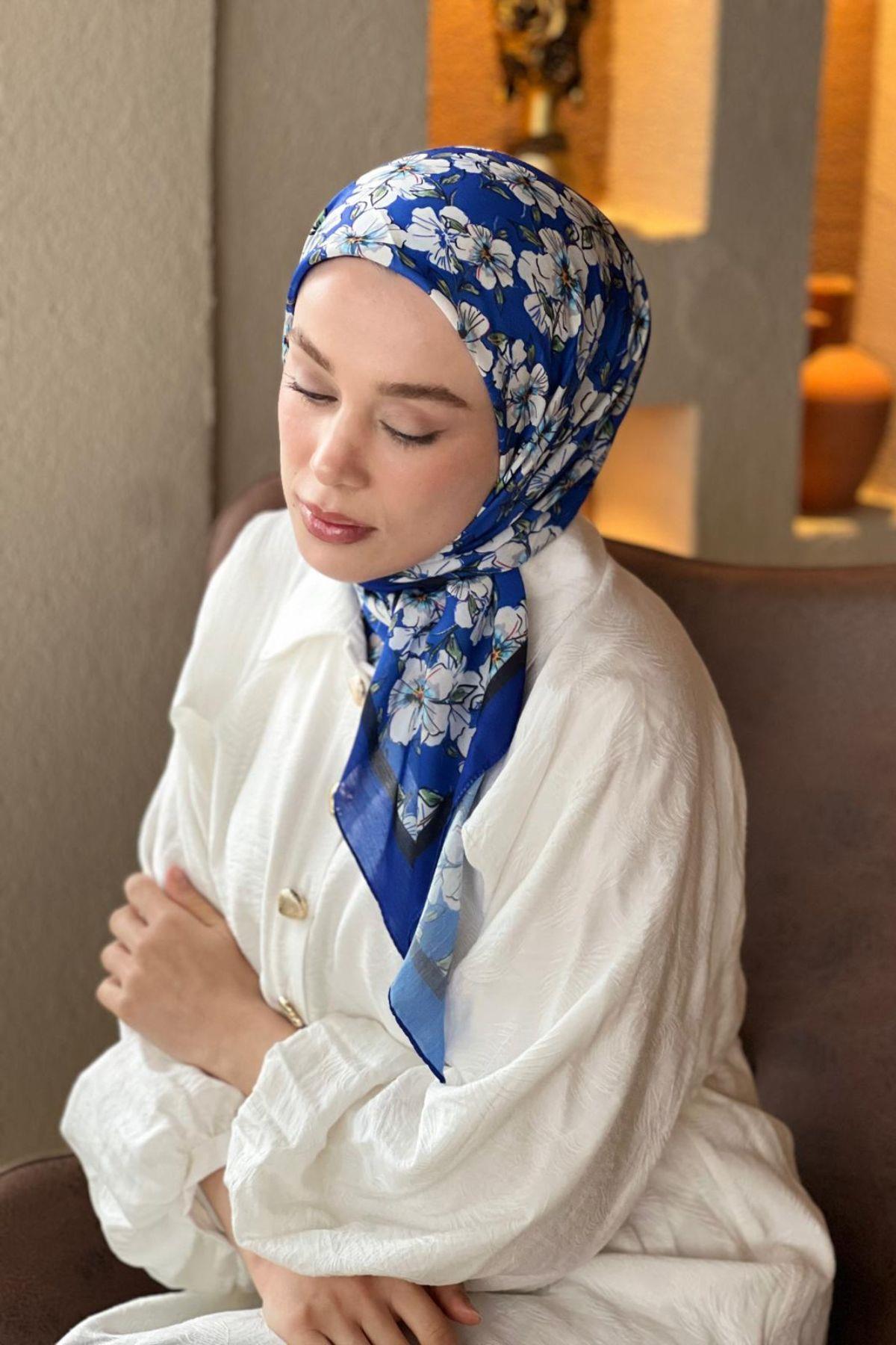 SAKS MAVİ ÇİÇEK DESENLİ EŞARP