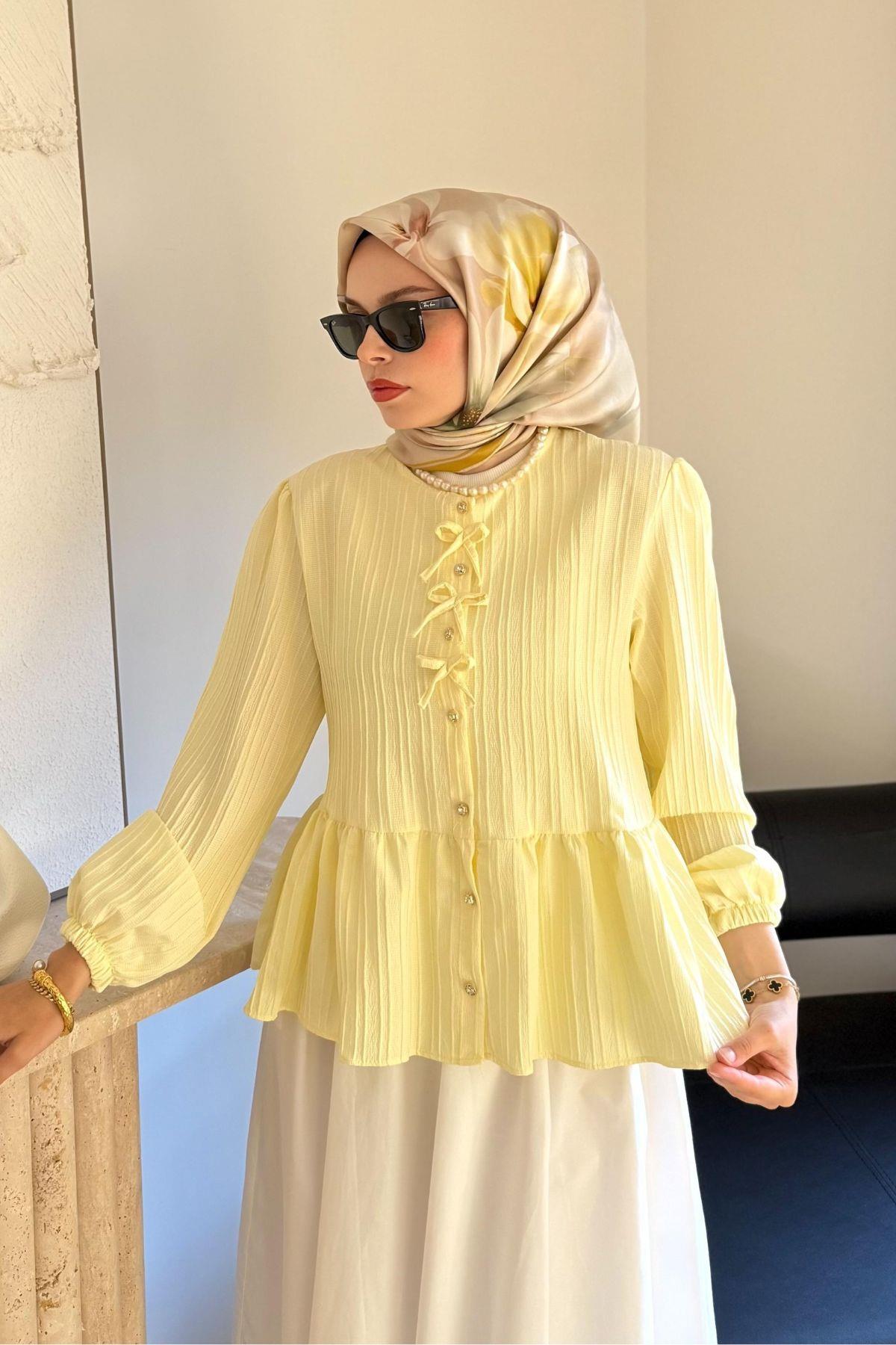 SARI FİYONKLU TAŞ DÜĞMELİ KISA GÖMLEK
