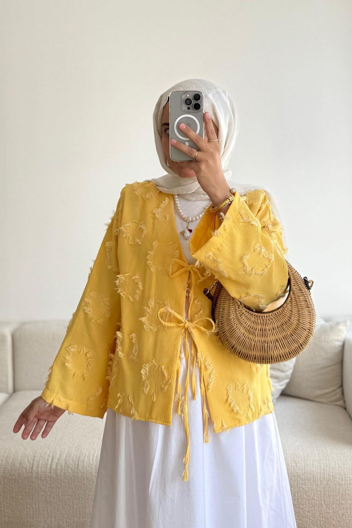 SARI İKİ BAĞCIKLI TASARIM KİMONO