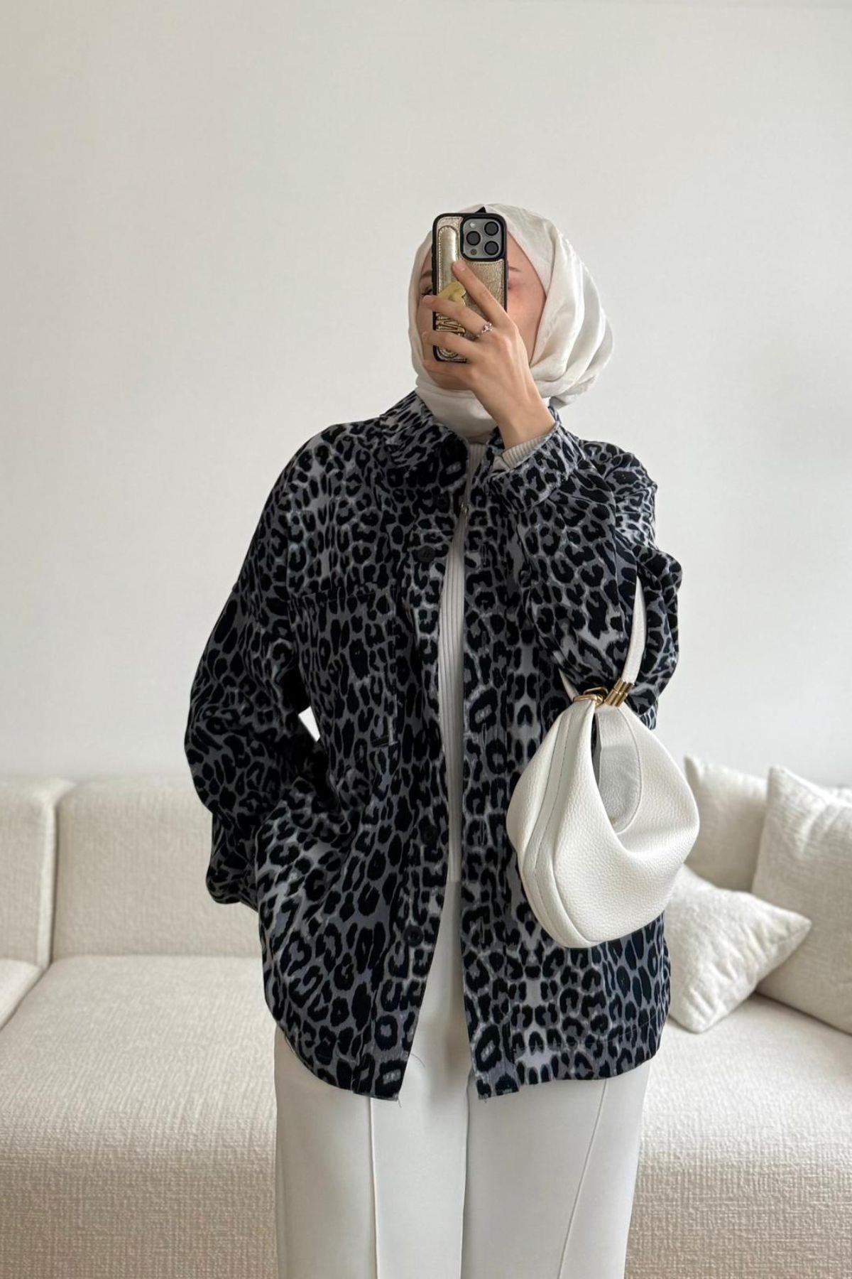 SİYAH LEOPAR DESENLİ JEAN CEKET