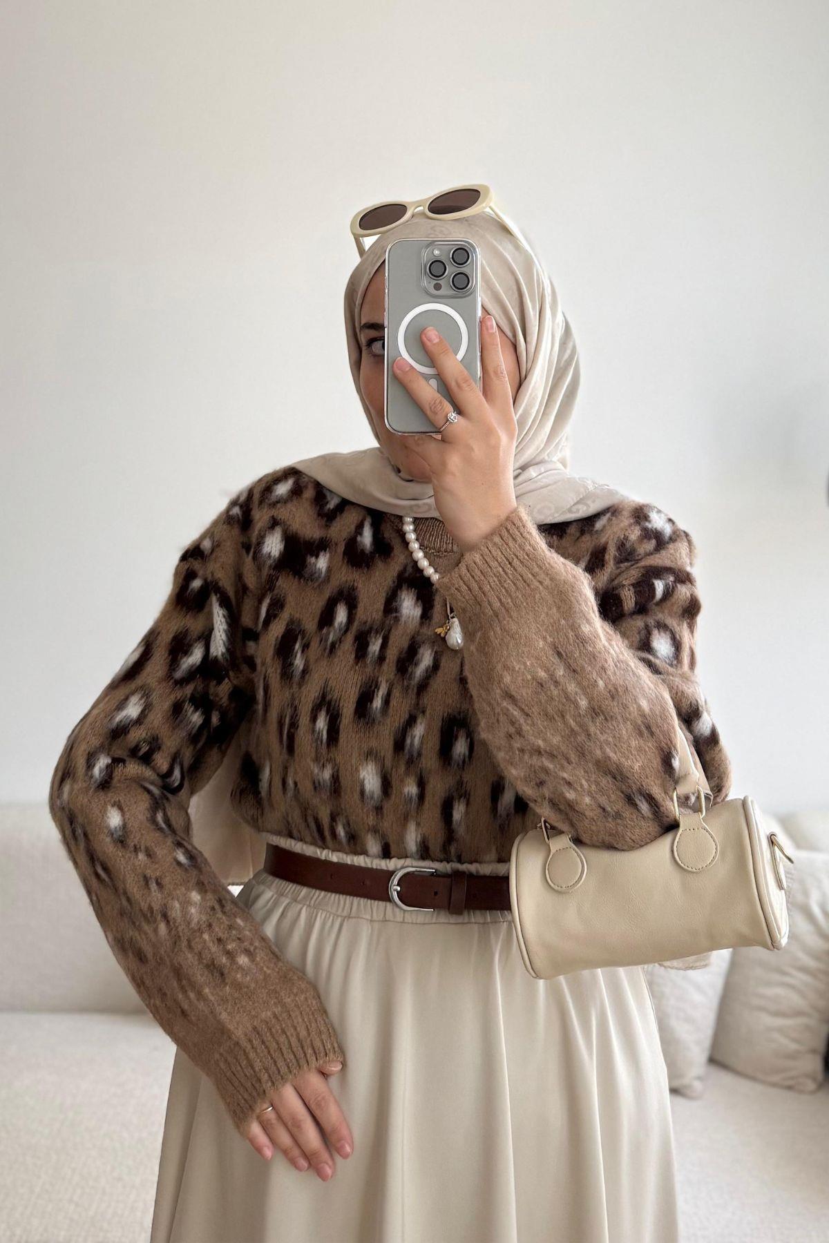 SÜTLÜ KAHVE LEOPAR KAZAK