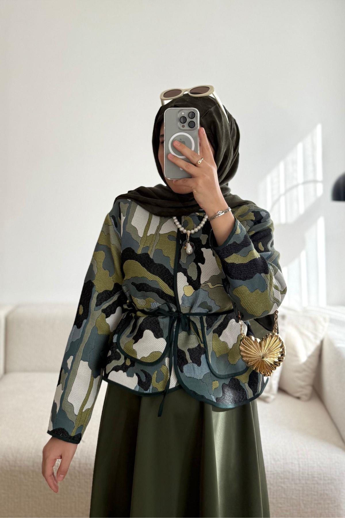 YEŞİL ÇOK RENKLİ  KUŞAKLI  CEKET