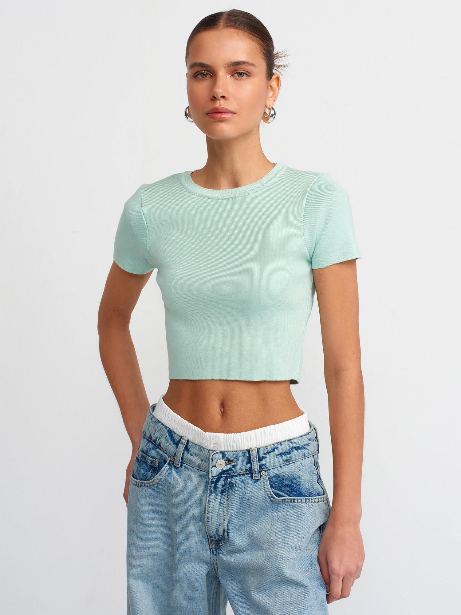İNTERPOLL ONLİNEKategorisizKISA KOL CROP KAZAKKISA KOL CROP KAZAK