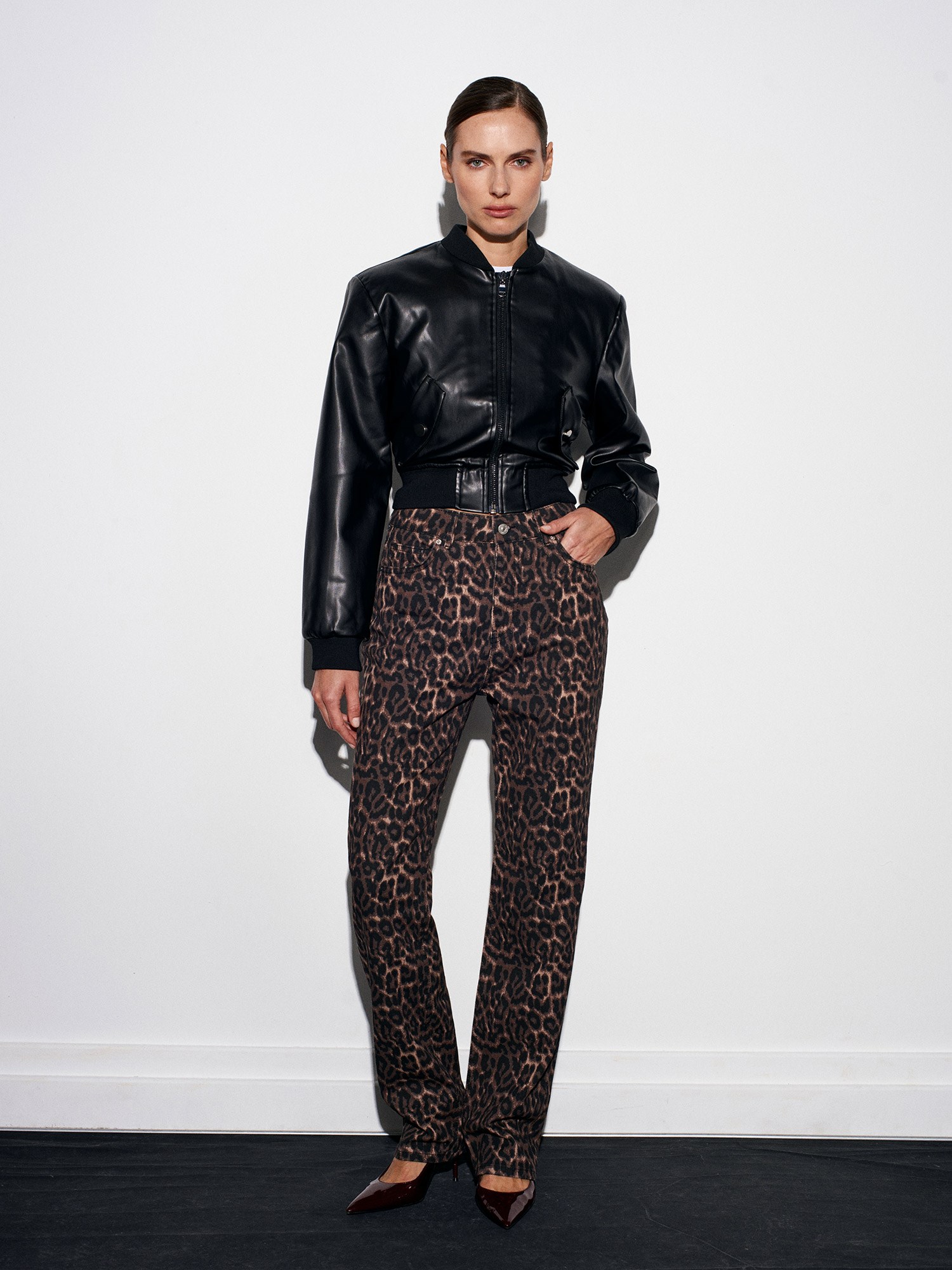 İNTERPOLL ONLİNEKategorisizLEOPAR STRİGHT PANTOLONLEOPAR STRİGHT PANTOLON