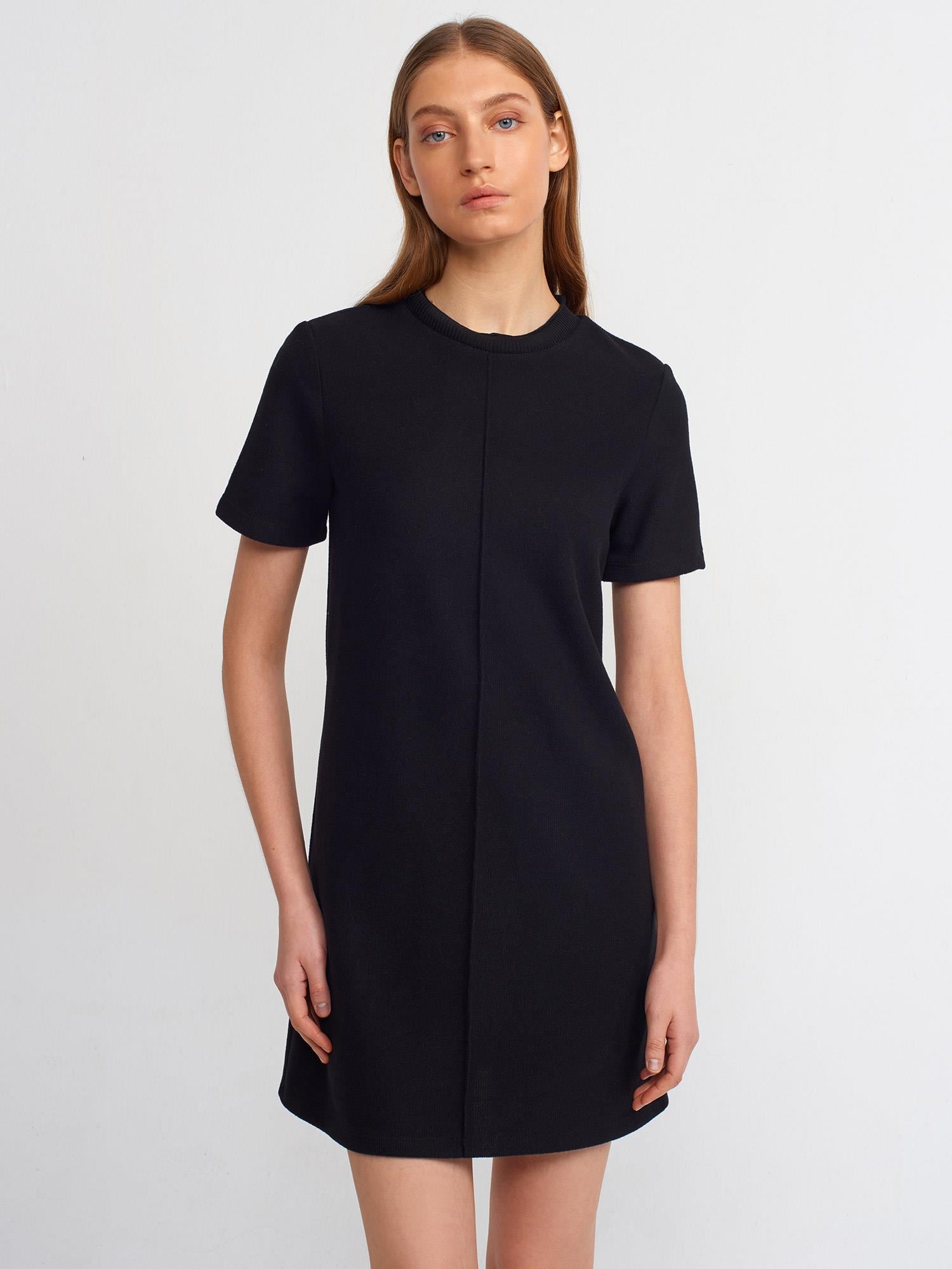 İNTERPOLL ONLİNEKategorisizYUMUŞAK DOKULU MİNİ ELBİSEYUMUŞAK DOKULU MİNİ ELBİSE