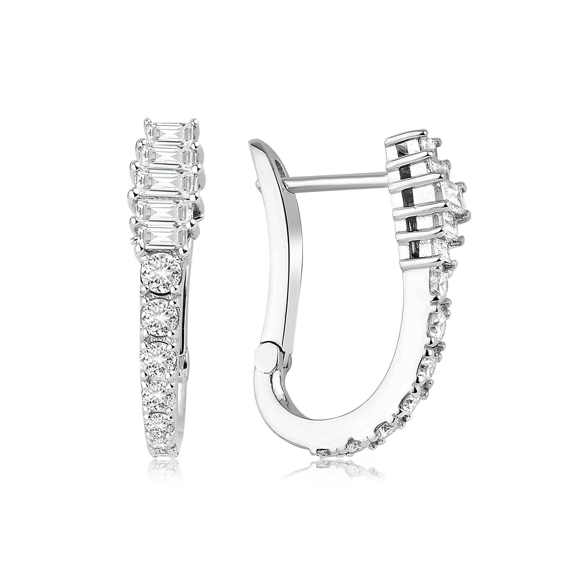 0.92 Karat Pırlanta Baget Küpe