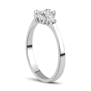 0.22 Karat Pırlanta Baget Yüzük