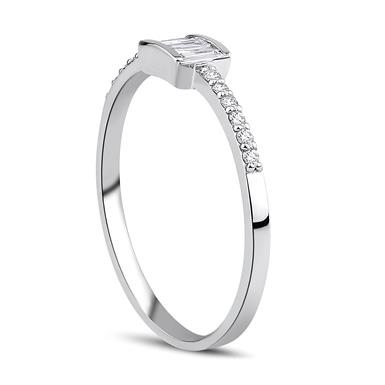 0.13 Karat Pırlanta Baget Yüzük