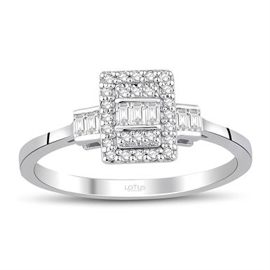 0.22 Karat Pırlanta Baget Yüzük