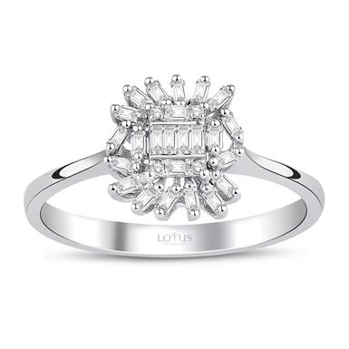 0.25 Karat Pırlanta Baget Yüzük